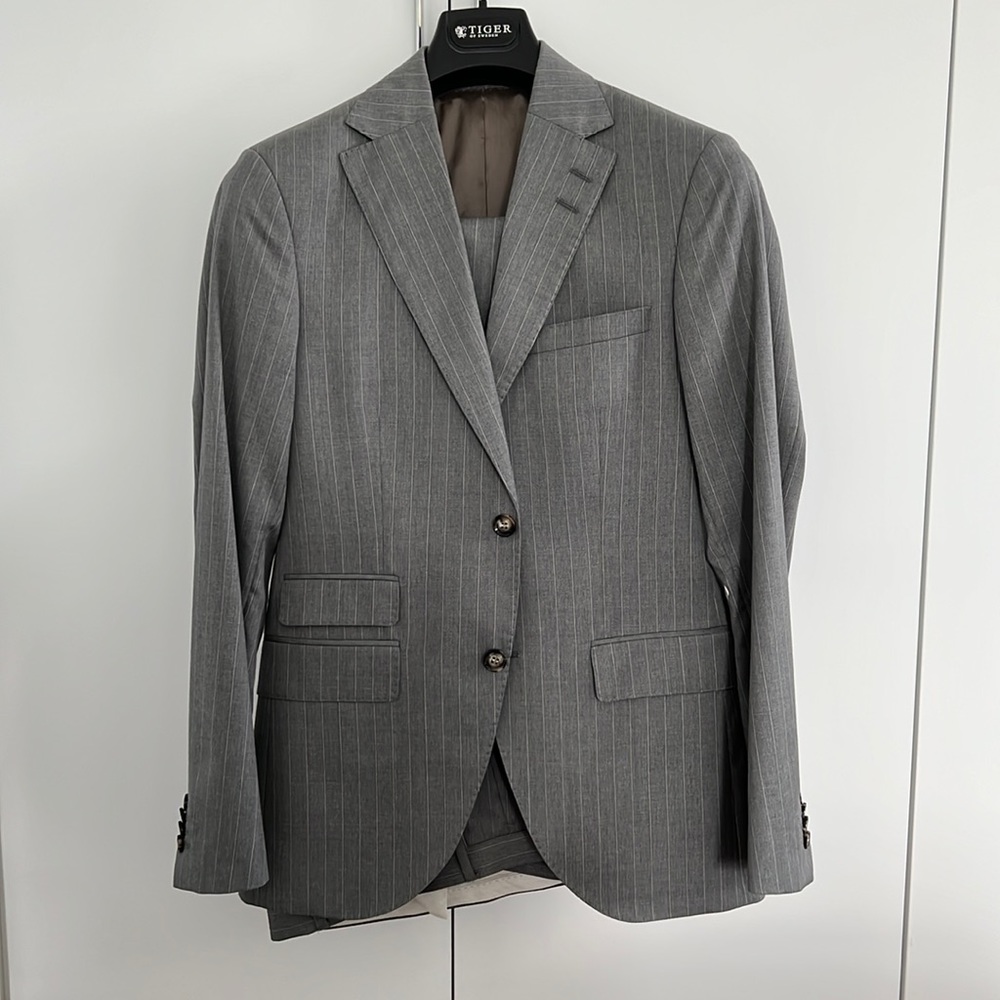 Tiger of Sweden Suit Size 36R